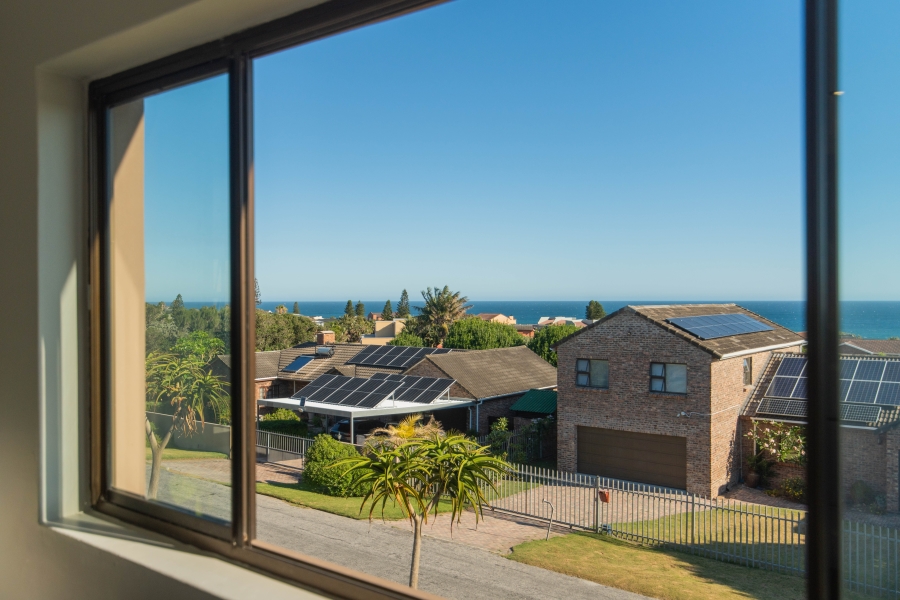 4 Bedroom Property for Sale in Clarendon Marine Eastern Cape